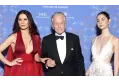 Кэтрин Зета-Джонс и Майкл Дуглас с дочерью