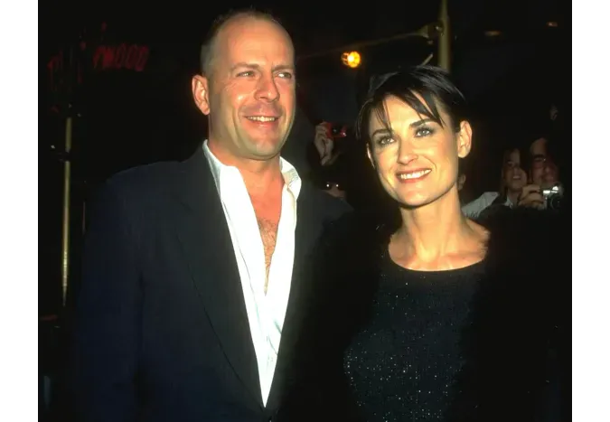 Брюс Уиллис и Деми Мур в 2000 году