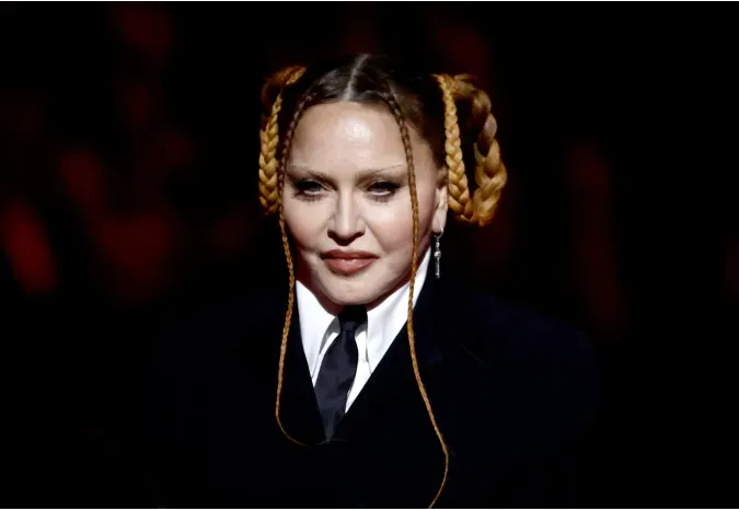 Мадонна на премии "Грэмми"