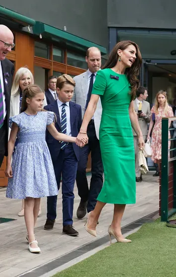 Кейт Миддлтон и принц Уильям на финале Уимблдона с принцем Джорджем и принцессой Шарлоттой