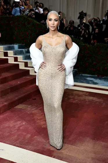 Ким Кардашьян в платье Мэрилин Монро