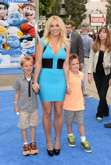 Бритни Спирс с сыновьями в 2013 году