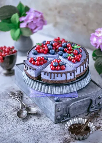 Торт с ягодами маки