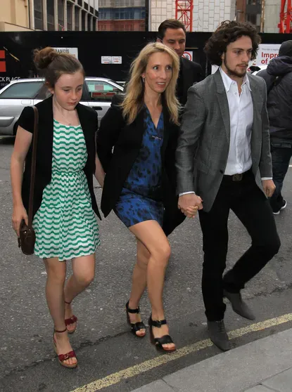 Сэм Тейлор-Джонсон с дочерью от первого брака и Аарон Тейлор-Джонсон (2011 год)/Фото: Danny Martindale/Getty Images
