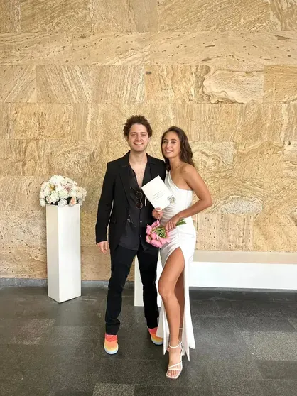 Мика Винокуров с женой