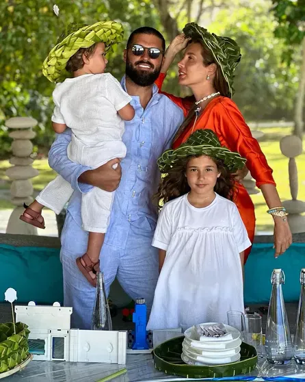 Кети Топурия с мужем и детьми/Фото: keti_one_official/Instagram*