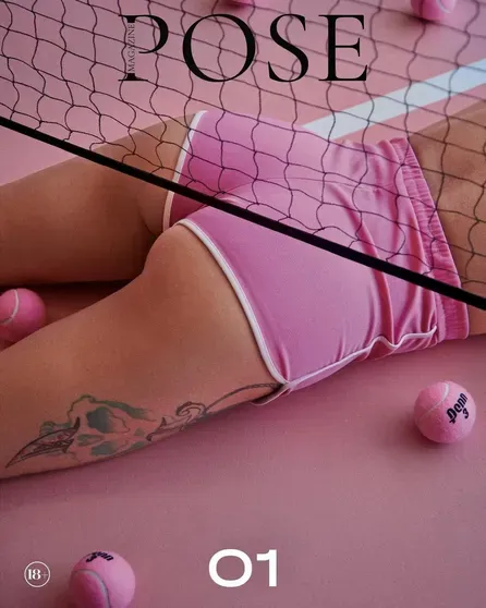 Обложка журнала Pose