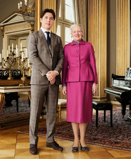 Принц Кристиан с бабушкой, королевой Маргрете