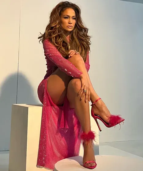 Дженнифер Лопес для JLo Jennifer Lopez x Revolve