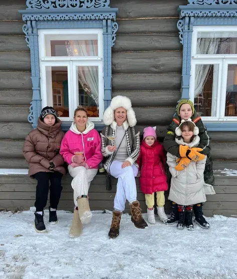 Полина Киценко с семьей