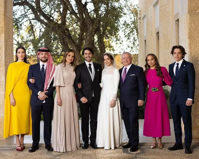 Принцесса Иман и Джамиль Александр Тармиотис, королева Рания и король Абдалла II, принц Хусейн с невестой Раджве Аль Саиф, принцесса Сальма и принц Хашем