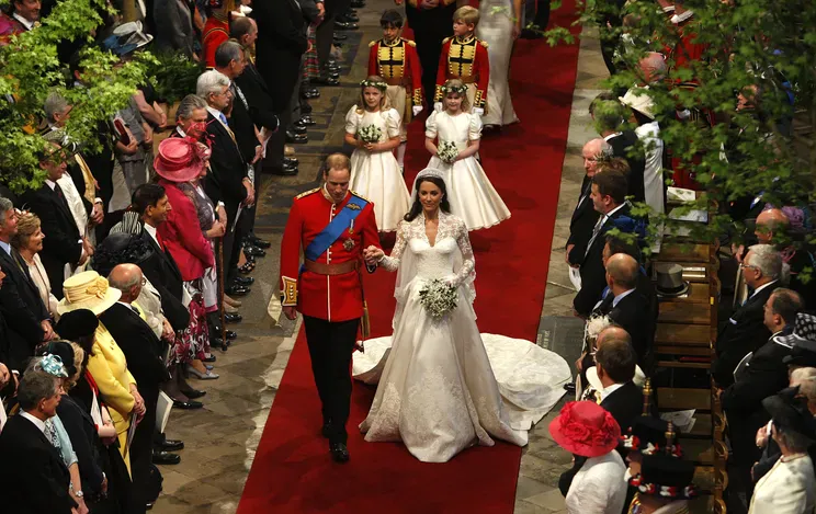 Свадьба Уильяма и Кейт стала грандиозным событием, за которым наблюдали более 2 млрд человек по всему миру. На самом торжестве присутствовали более двух тысяч гостей, среди которых были звёзды, культурные и политические деятели/Фото: Richard Pohle-WPA Pool/Getty Images