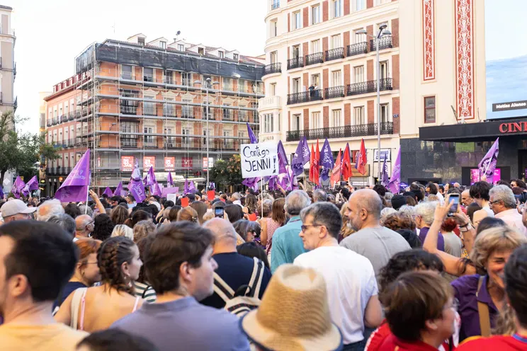 Акция в поддержку Дженнифер Эрмосо с требованием отставки Луиса Рубиалеса в Мадриде