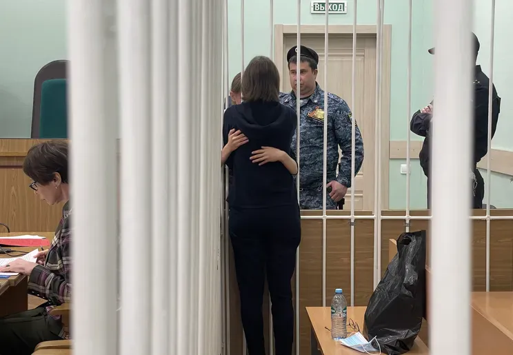 Прокурор запросил 10 лет колонии для Антонины Мартыновой, которую обвиняют в покушении на убийство собственной дочери 16 лет назад