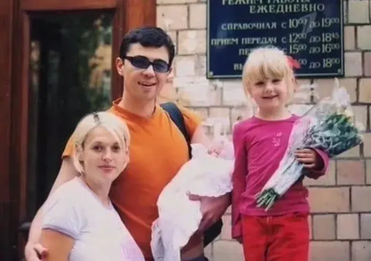 Сергей Бодров с женой Светланой и детьми